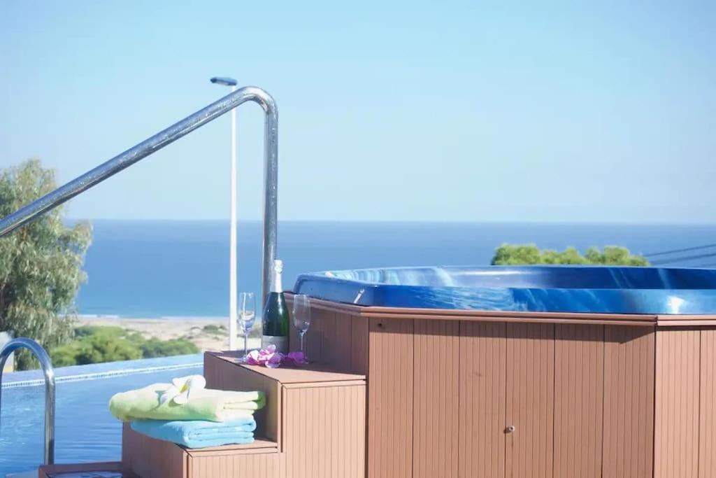 Nova Beach Super Cool Seaview Apartment ซานตาโปลา ภายนอก รูปภาพ